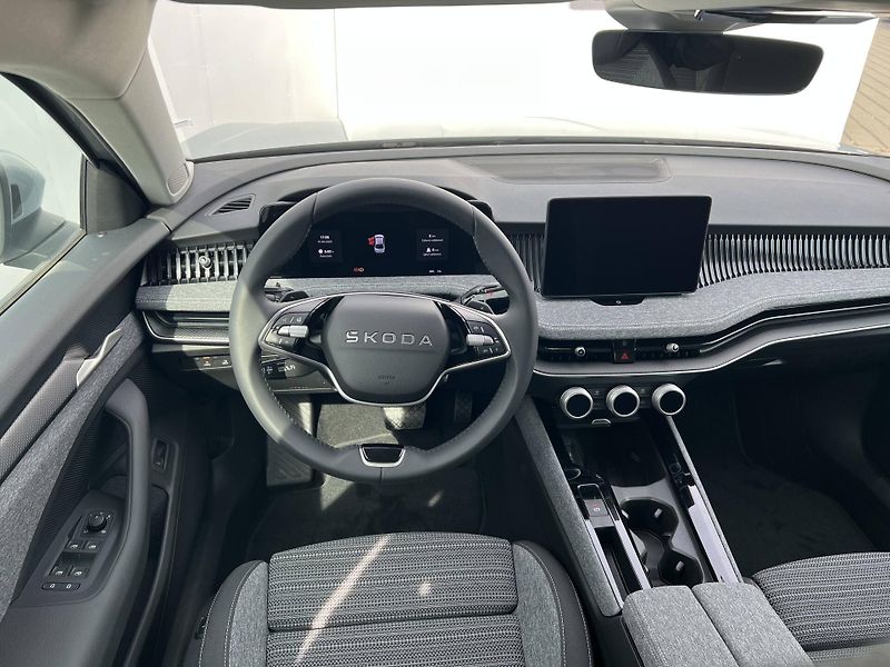 Škoda Superb (2026) Selection 7DSG 2,0TDI - fotka 3 z 5