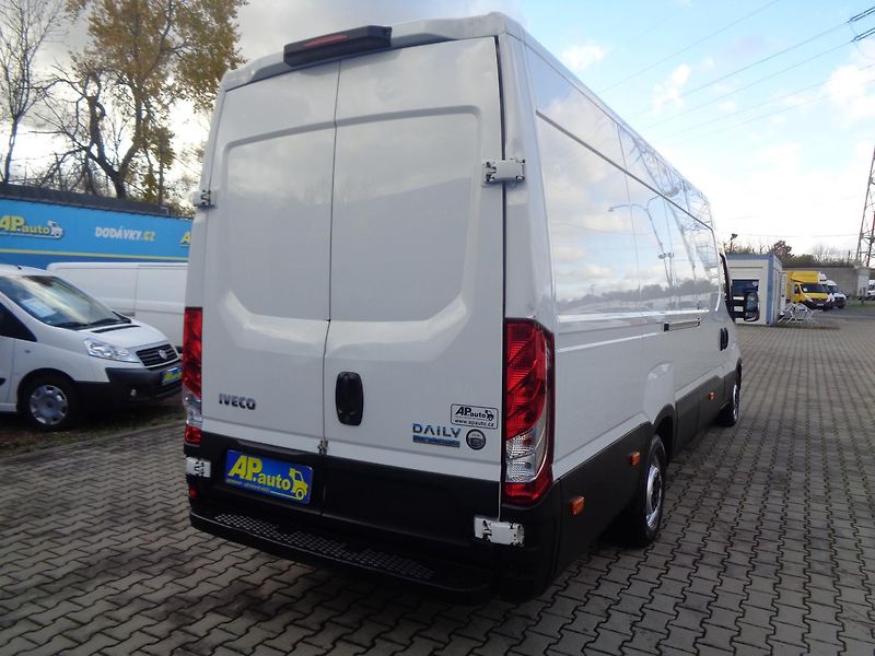 Iveco Daily 2,3 HPT  MAXI AUTOMAT KLIMA - fotka 10 z 32