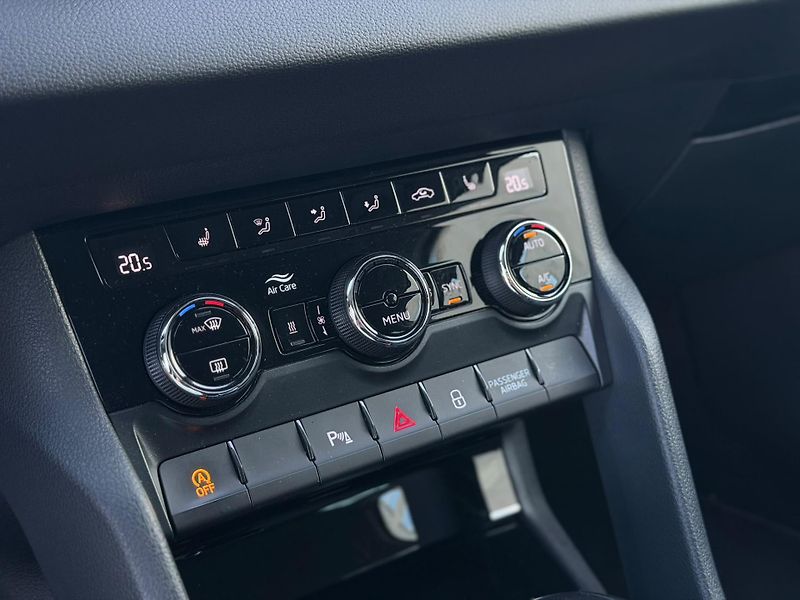 Škoda Karoq (2018) 2.0 TDI DSG Style 4x4 Webasto  - fotka 13 z 19