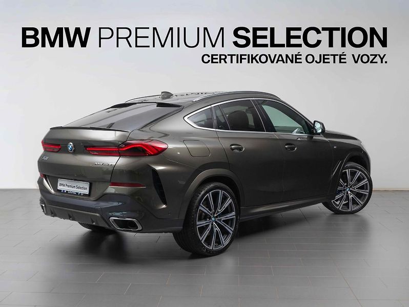 BMW X6 xDrive30d - fotka 5 z 24