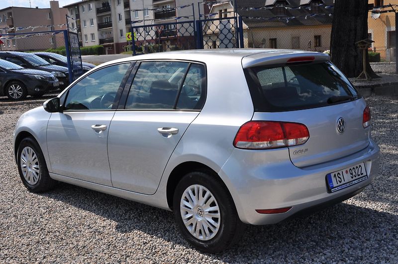 Volkswagen Golf VI 1.6TDi 66kW Trendline - fotka 4 z 17