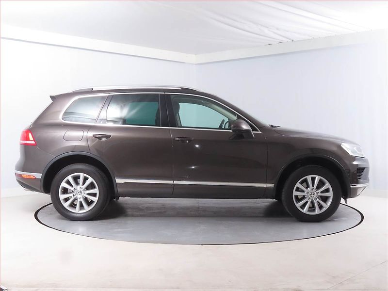 Volkswagen Touareg (2016) 3.0 TDI - fotka 6 z 21