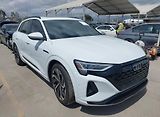 Audi Q8 e-tron (2024) Auto na cestě - náhled 1