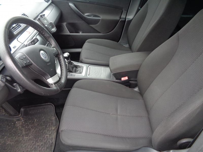Volkswagen Passat 2,0 TDI - fotka 9 z 13