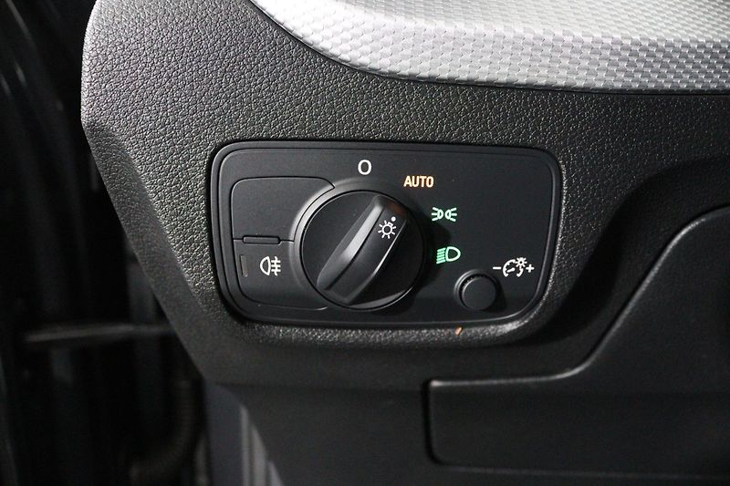 Audi Q2 Advanced 35 TFSI Stronic - fotka 22 z 26
