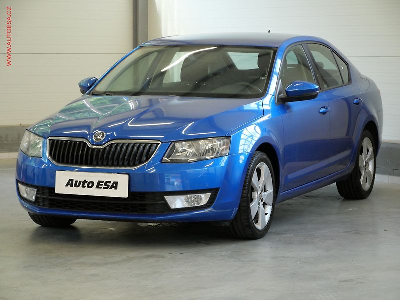 Škoda Octavia (2013) 1.6 TDi, ČR, Elegance - fotka 3 z 23