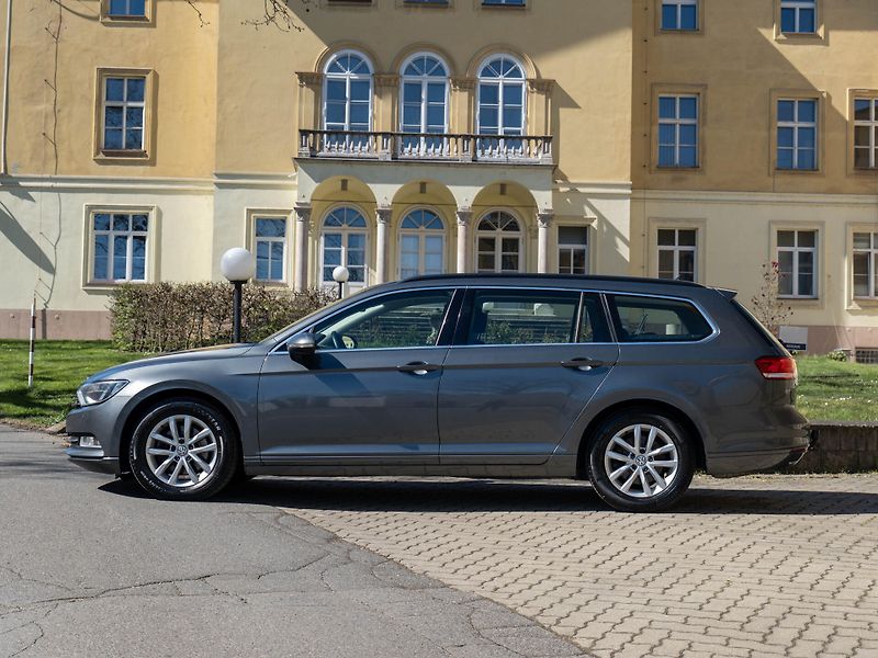 Volkswagen Passat 1.4 TSI 110 kW DSG Kamera Tažn - fotka 5 z 35