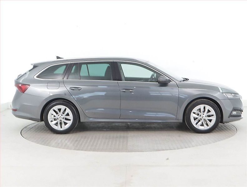 Škoda Octavia (2022) Style 2.0 TDI, 4X4, Automat - fotka 6 z 16
