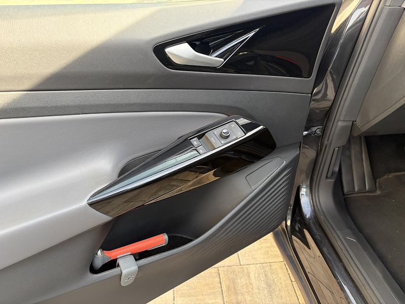 Volkswagen ID.4 (2021) 77kwh, 150kw, SOH 96%, tazne - fotka 9 z 14
