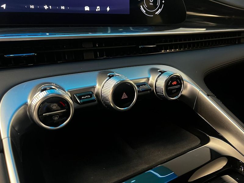 Omoda Ostatní 1,5 TGDI PHEV 3DHT AWD PREMIUM - fotka 15 z 16