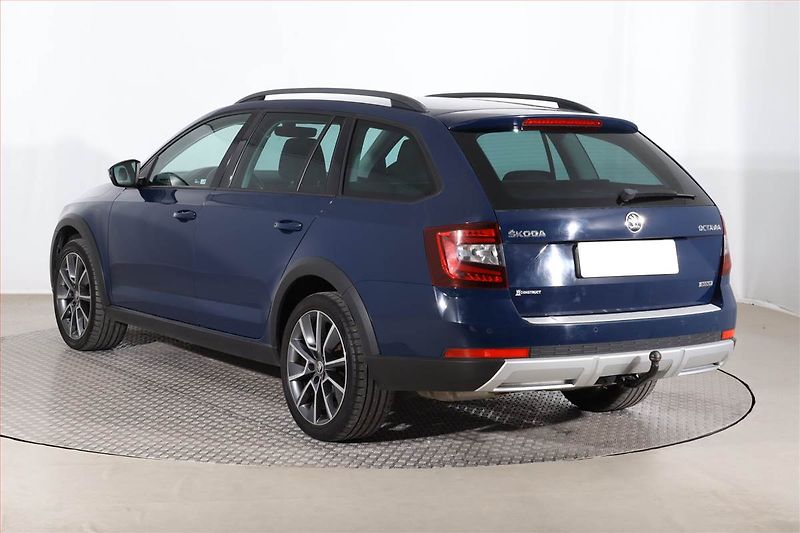 Škoda Octavia (2017) Scout 2.0 TDI, 4X4, Automat - fotka 4 z 27
