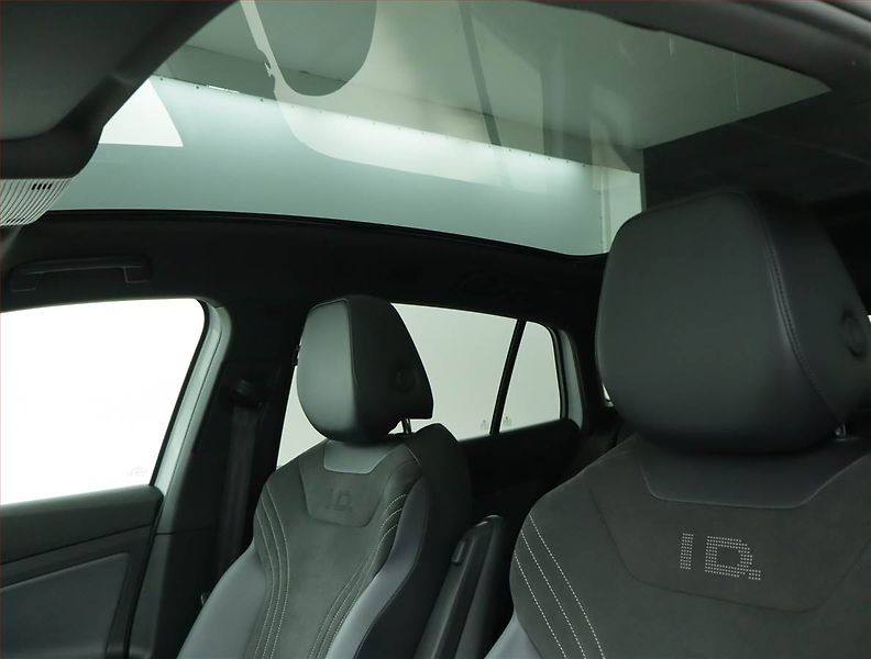 Volkswagen ID.5 (2022) Pro Perf. (82 kWh), SoH 94% - fotka 17 z 19