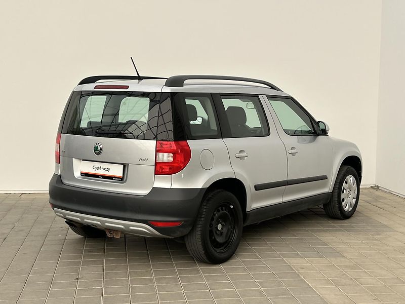Škoda Yeti 2,0 TDI Active - fotka 2 z 24