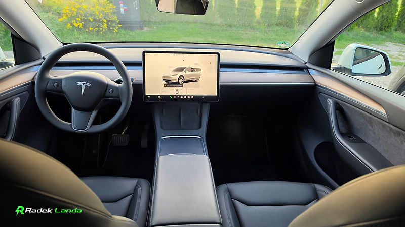 Tesla Model Y (2023) Berlín | LFP | Tažné 1600kg - fotka 7 z 10