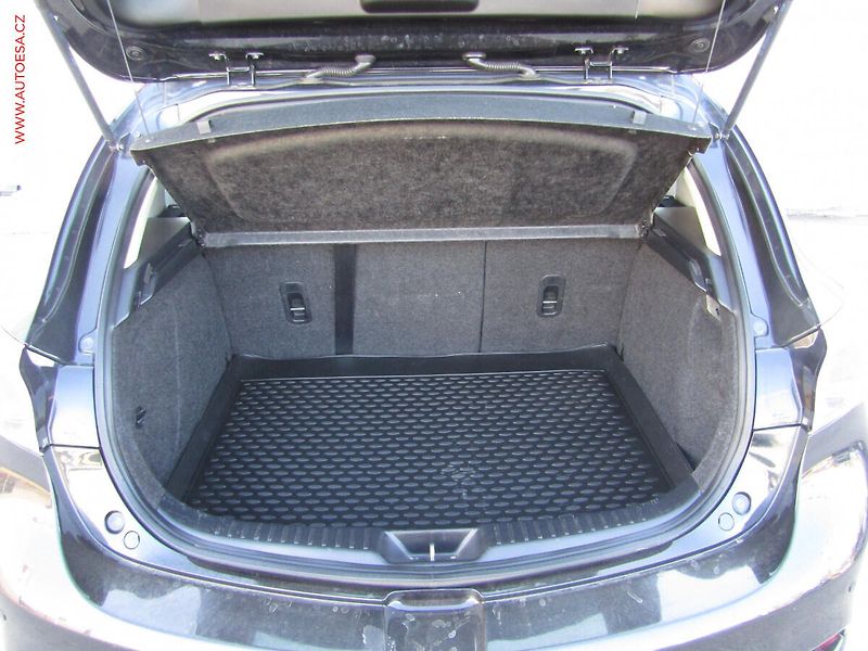 Mazda 3 (2011) 2.2MZR-CD, ČR, AC, tempo - fotka 7 z 15