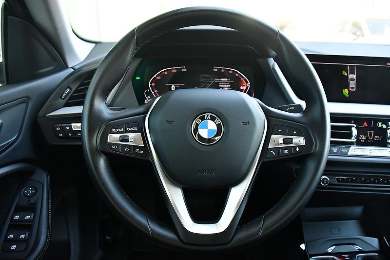 BMW Řada 2 218d ČR 1M Head-up  - fotka 22 z 38