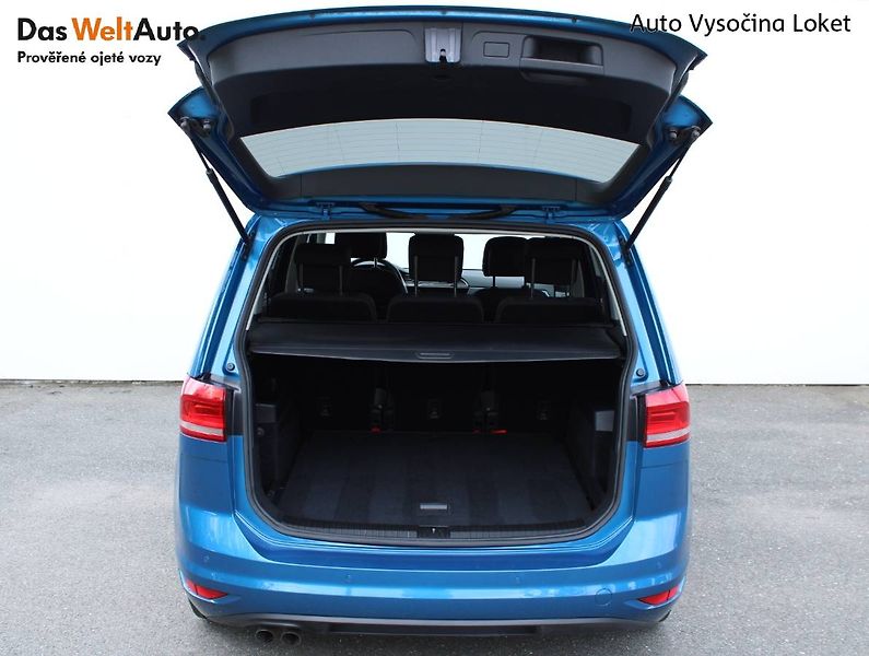 Volkswagen Touran (2022) 2.0 TDI 110kW DSG tažné LED - fotka 32 z 35