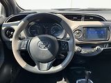 Toyota Yaris SELECTION 1,5 HYBRID 74kW AT - náhled 16