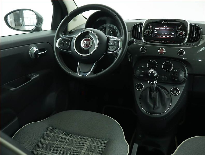 Fiat 500 (2016) 1.2, Serv.kniha, Pan. střecha - fotka 7 z 13