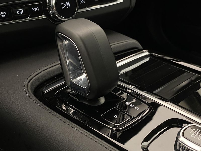 Volvo V90 T6 AWD RECHARGE BRIGHT PLUS  - fotka 28 z 64