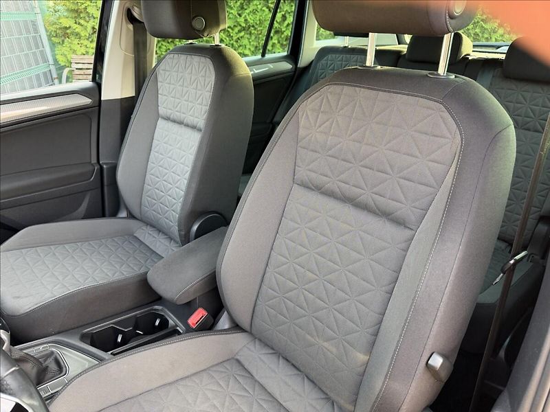 Volkswagen Tiguan 2.0 TDI Life ACC - fotka 17 z 23