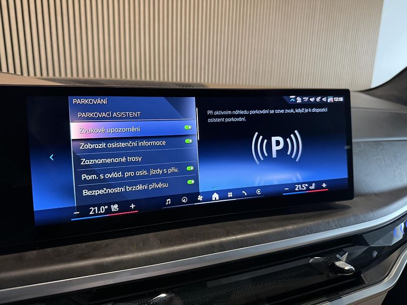 BMW X7 40d M Tažné Masáž Pano Záruka - fotka 38 z 48