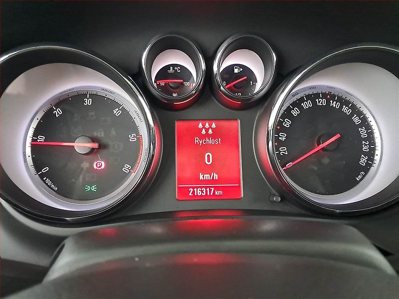 Opel Zafira (2014) 2.0 CDTI, 7 míst, ČR,1.maj - fotka 11 z 20
