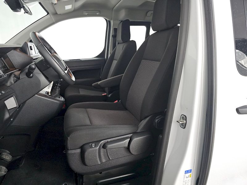 Toyota ProAce Verso (2024) 2.0D 140k L2 COMBI 8MÍST - fotka 6 z 24
