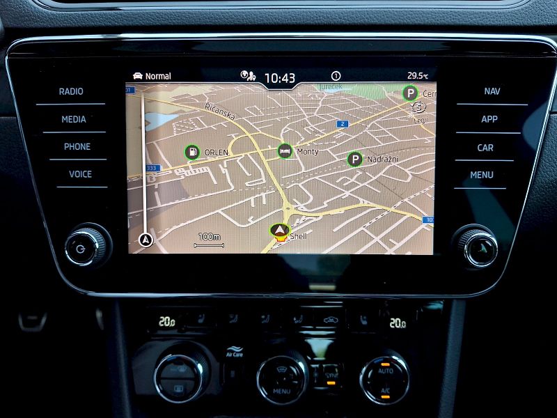 Škoda Superb (2023) Sportline 1.5TSi 110kW - fotka 26 z 35