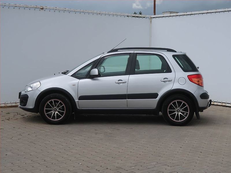 Suzuki SX4 (2011) 1.5 VVT, LPG - fotka 3 z 13