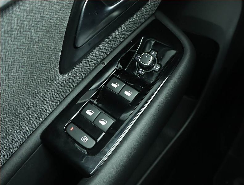 Citroën C5 X (2022) 1.2 PureTech, Automat, Kůže - fotka 16 z 16