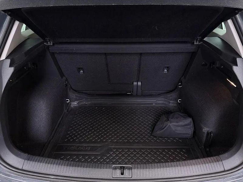 Volkswagen Tiguan 1.5TSI LED ACC TZ 1.Maj DPH - fotka 13 z 14