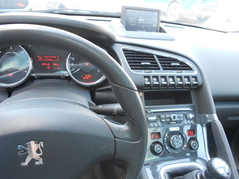 Peugeot 3008 2,0HDi NAPAPIJRI ČR MAN6 - fotka 12 z 13