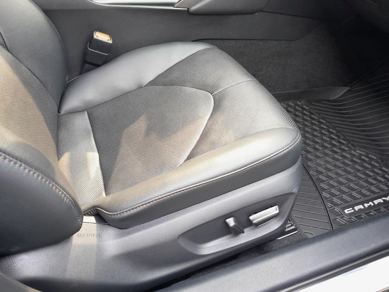 Toyota Camry (2020) XLE 3,6V6 1.maj. ČR  - fotka 22 z 41