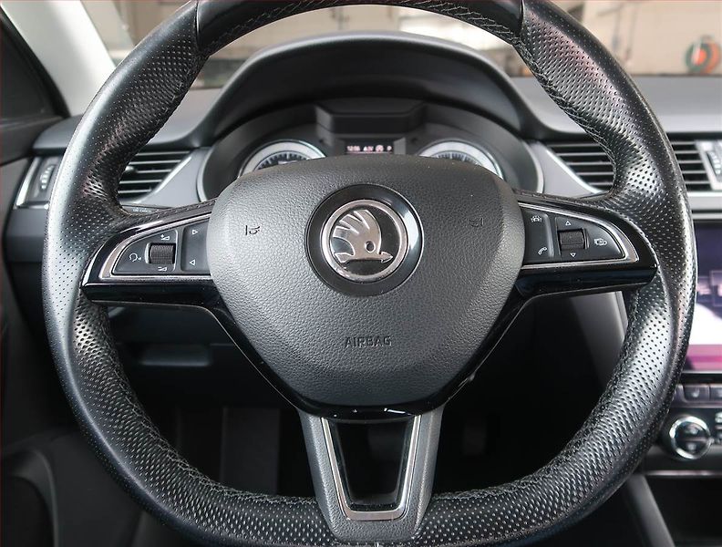 Škoda Octavia (2018) Style 1.5 TSI, Automat, Navi - fotka 17 z 21