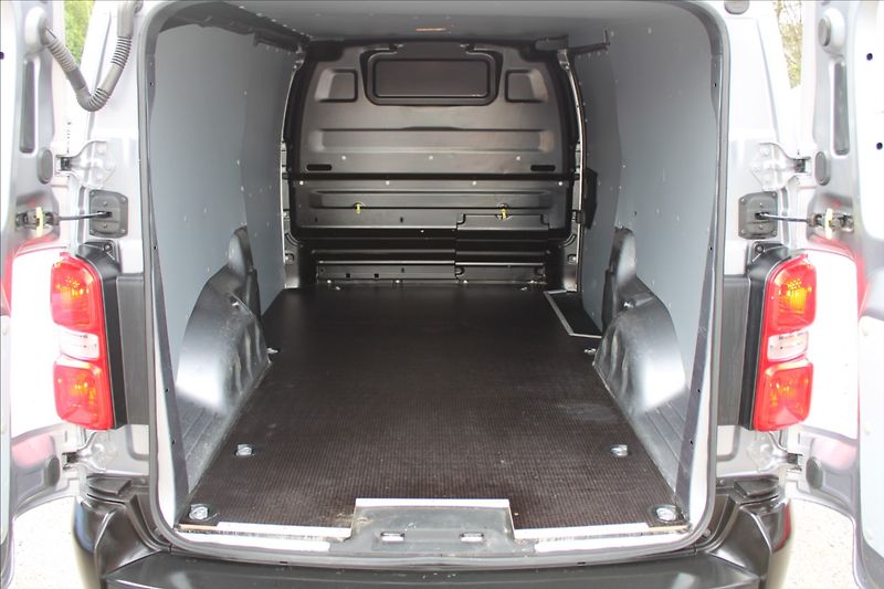Citroën Jumpy 2,0 BlueHDI  ČR,1MAJ,DPH,L3 - fotka 26 z 28