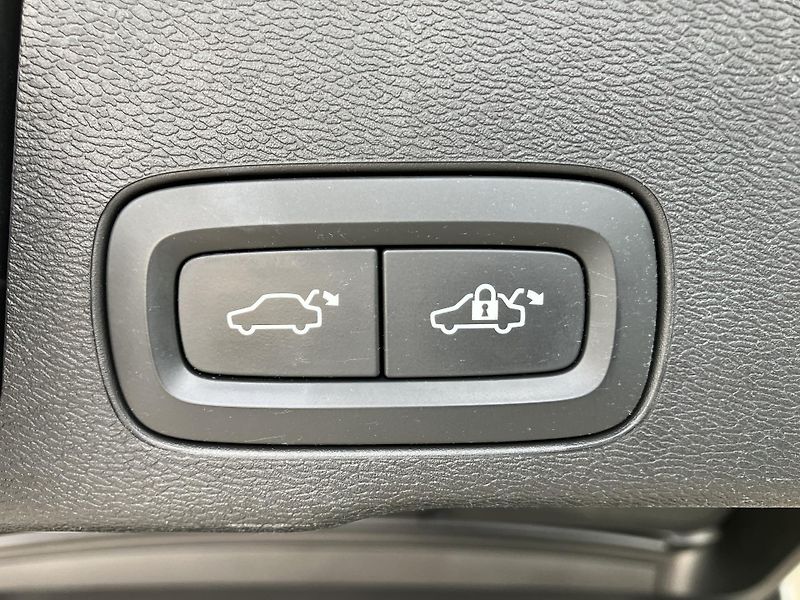 Volvo XC60 T6 AWD R-Design POLESTAR AT8 - fotka 14 z 57