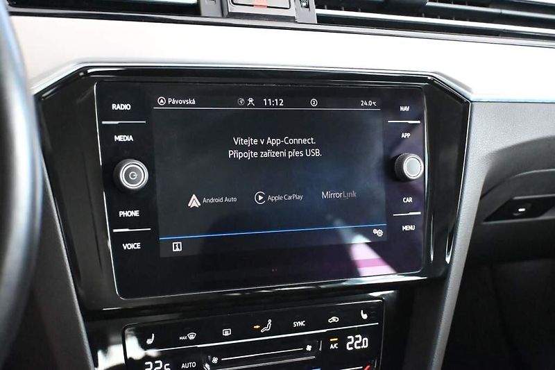 Volkswagen Passat (2022) 2.0 ELEGANCE LED MATRIX ACC Ta - fotka 17 z 32