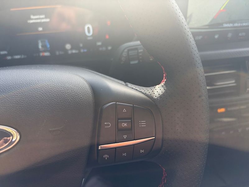 Ford Kuga CZ PHEV TOP VÝBAVA TOP STAV zá - fotka 15 z 18