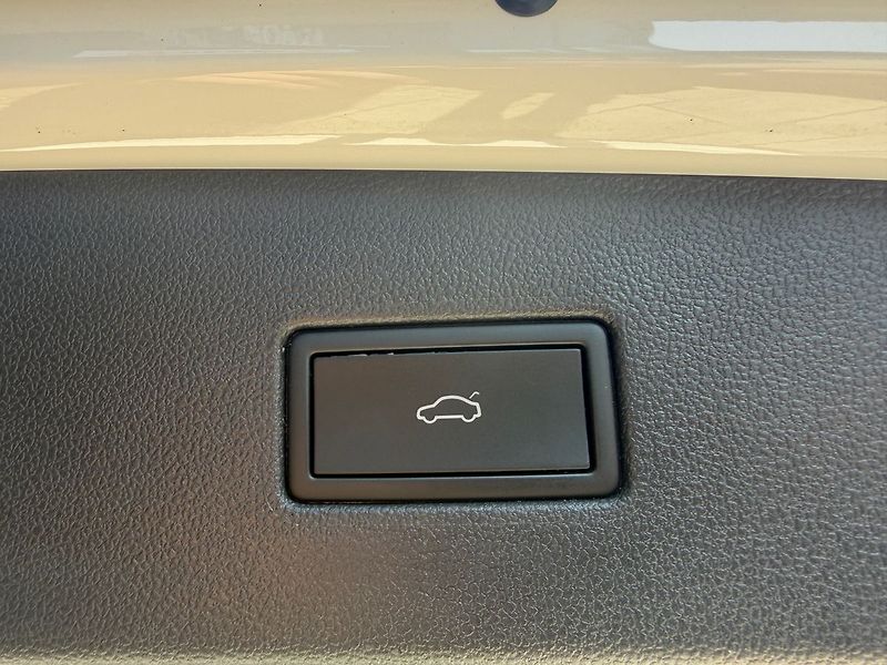 Volkswagen Tiguan Elegance 2,0TDI 110kW 4x4 DSG - fotka 20 z 23