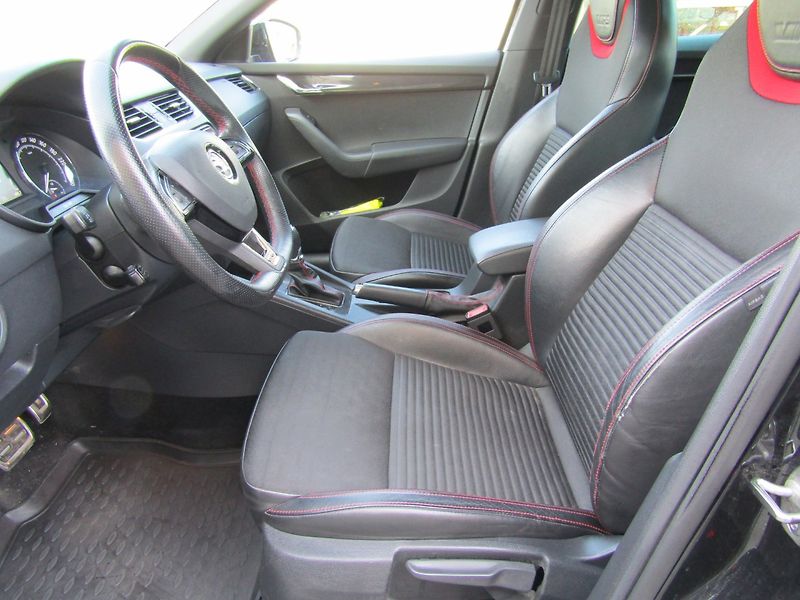 Škoda Octavia (2016) RS 2.0 TDI DSG 4X4 - fotka 19 z 44