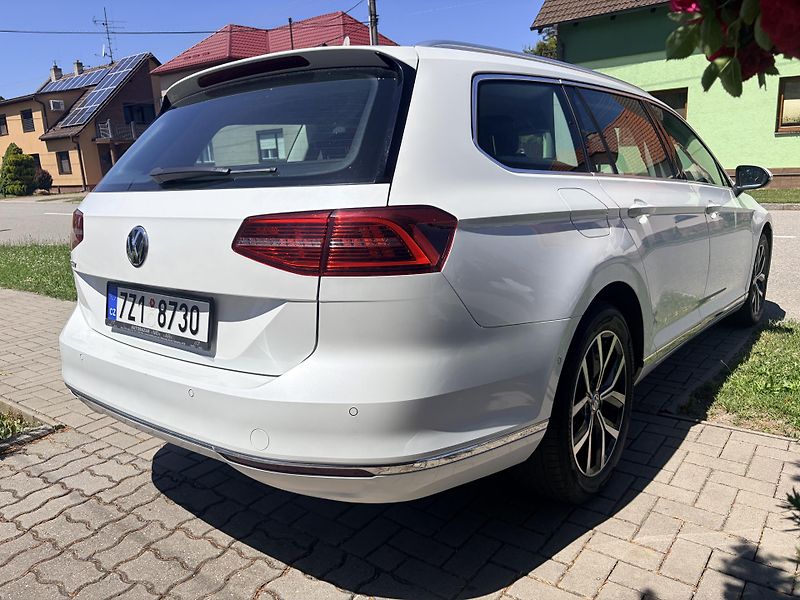 Volkswagen Passat 2.0TDI 110KW HIGHLINE DSG LED - fotka 4 z 46