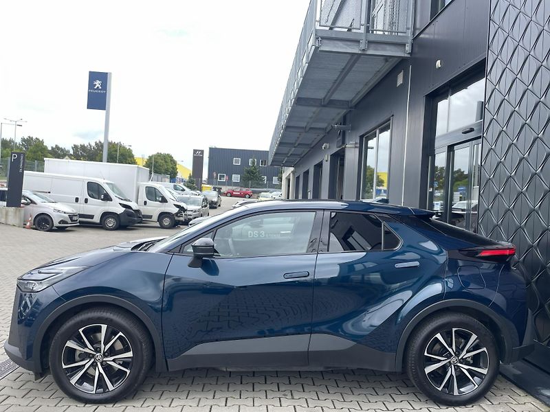 Toyota C-HR STYLE 2.0 PHEV 164 kW - fotka 4 z 29