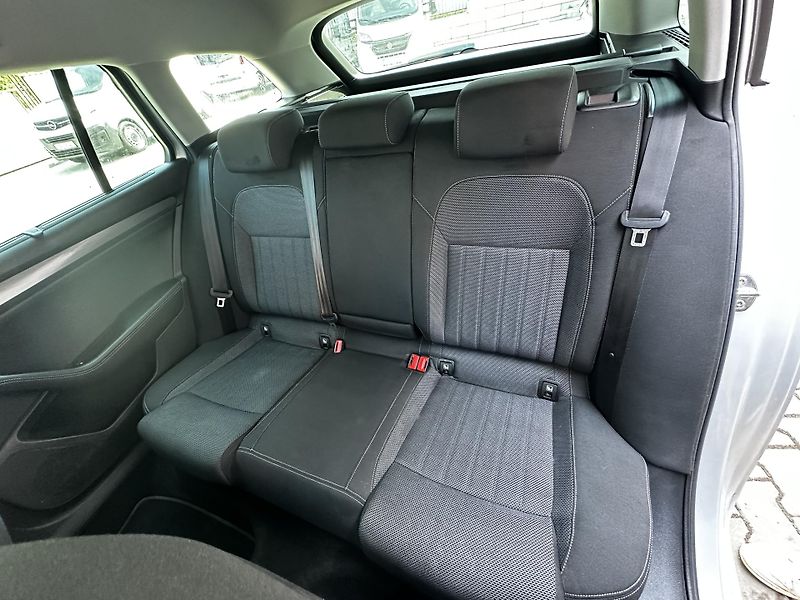 Škoda Superb 2.0TDi-110KW-DSG-DPH-STYLE-NAV - fotka 9 z 20