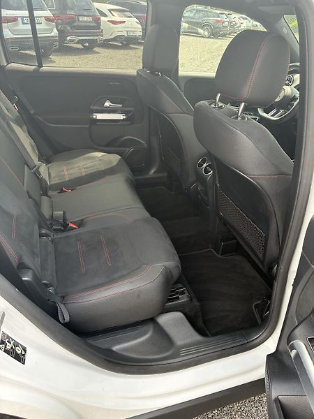 Mercedes-Benz GLB (2024) 200d 4MATIC - fotka 7 z 13
