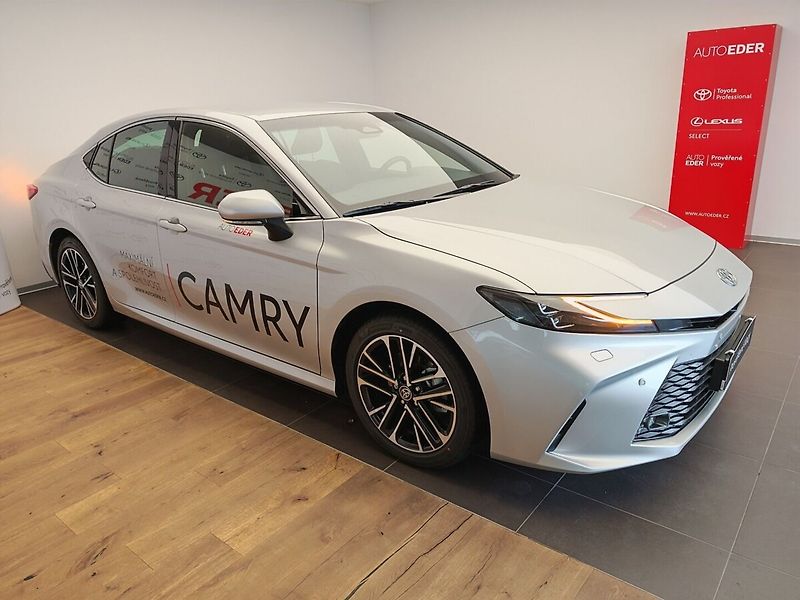 Toyota Camry 2.5 Hybrid Prestige - fotka 3 z 37