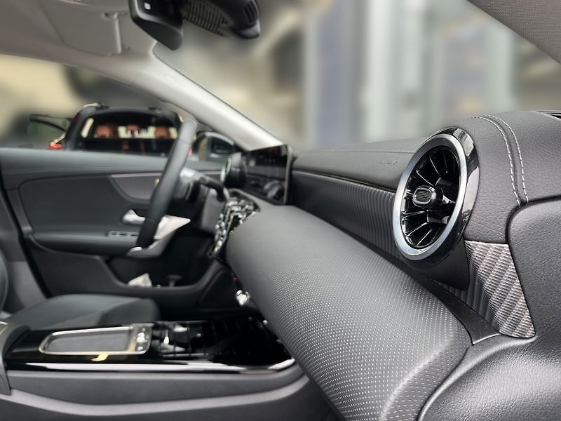 Mercedes-Benz CLA Třída 180 d kupé Progressive L - fotka 18 z 21