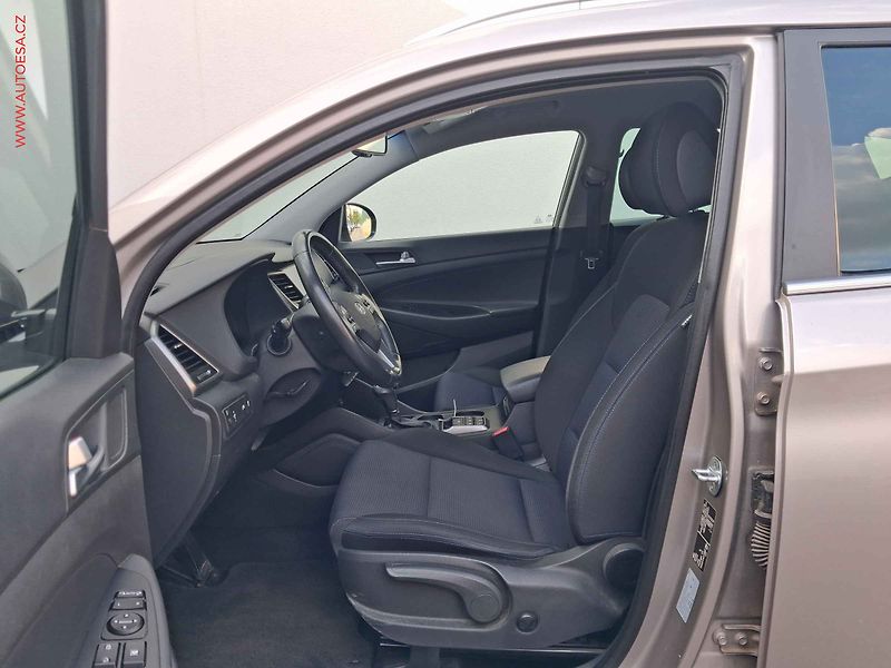 Hyundai Tucson (2017) 1.7 CRDi, AT, navi, kamera - fotka 9 z 19