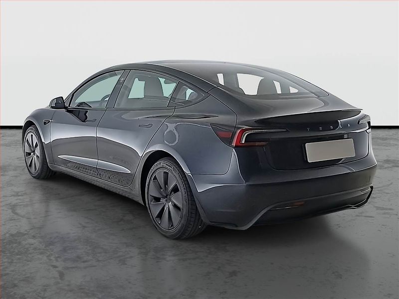 Tesla Model 3 (2025) Standard Range 60kWh, SoH 98% - fotka 4 z 34