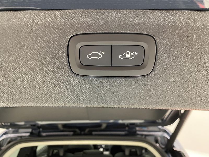 Volvo XC90 (2026) B5 AWD AUT BRIGHT ULTRA 7míst - fotka 28 z 74